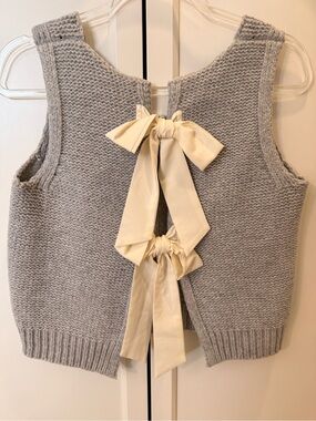 Light Gray Knit Bow-Back Vest with Cream Ties